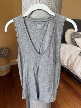 Madewell Heather Gray V-Neck Pocket Tank